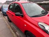Nissan Micra rot - Nissan Qashqai aus 2006
