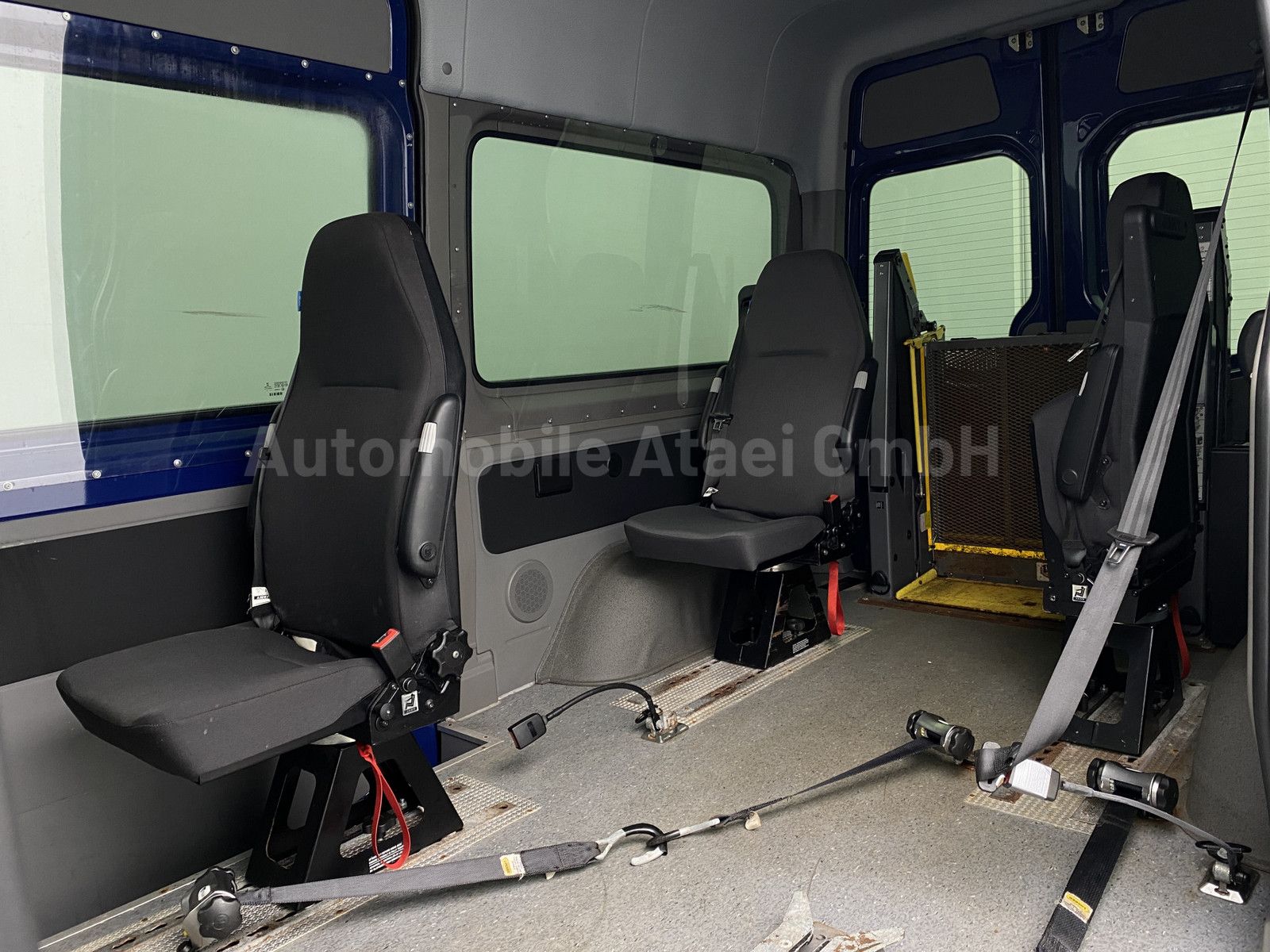 Fahrzeugabbildung Volkswagen Crafter Kombi 35 *Rollstuhl-Lift* KAMERA 0903