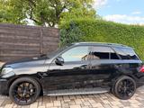 Mercedes-Benz ML 63 AMG 4MATIC AMG - Mercedes-Benz ML aus dem Jahr 2012