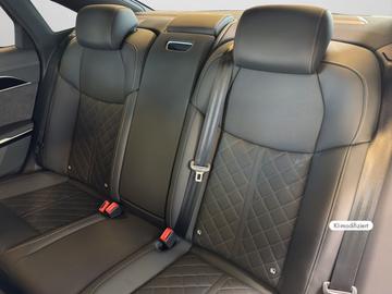 صورة مصغرة 15 لـ  AUDI S8