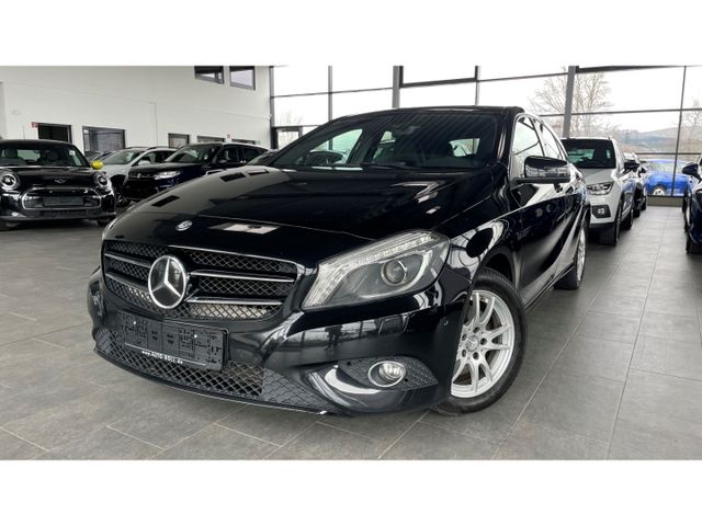 Mercedes-Benz A 180 Navi Bi-Xenon SHZ Tempo. Kamera bluetooth 