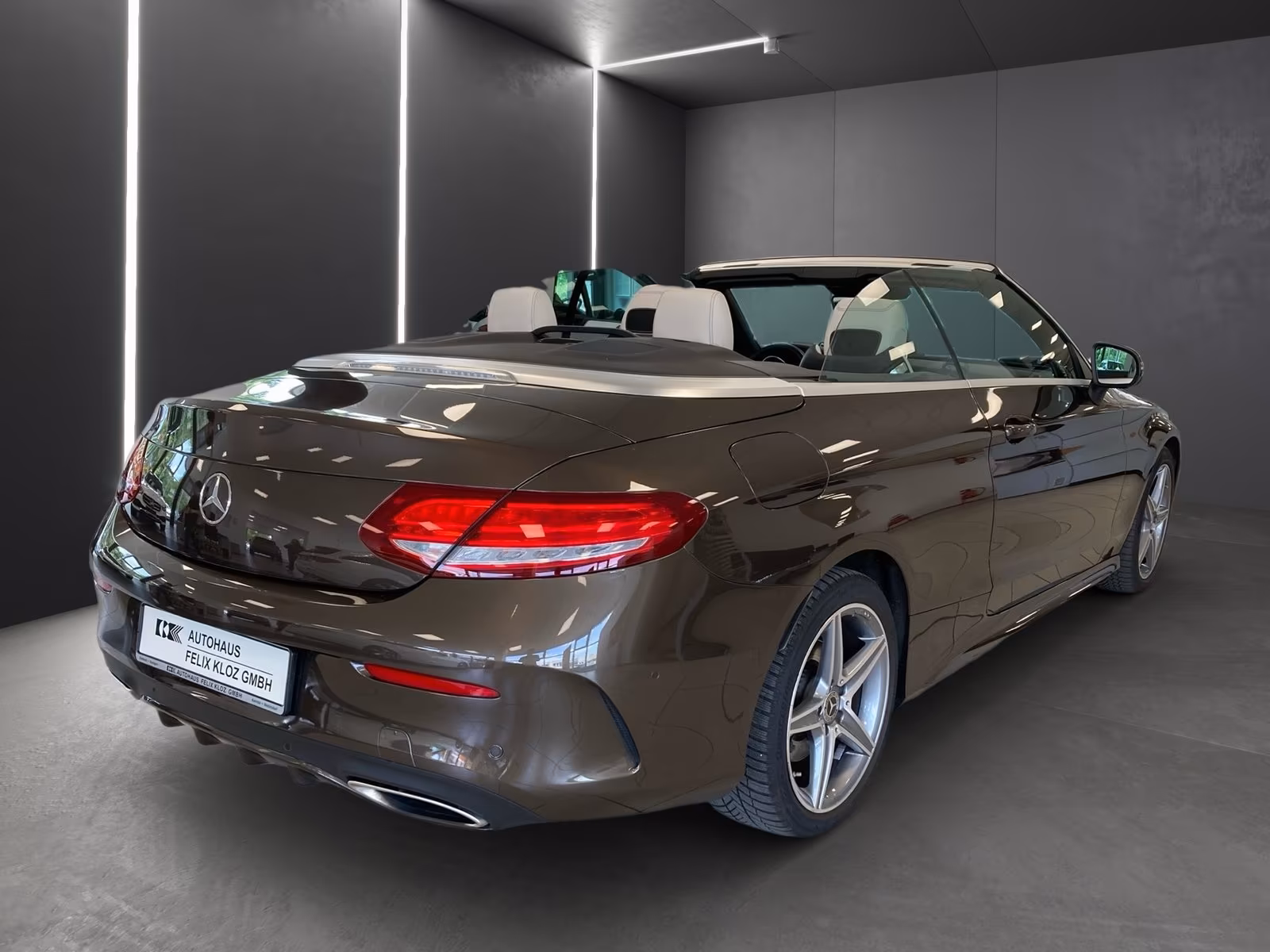 Mercedes-Benz C 300 AMG*Burmester*Distro*Totwink*LED*Kam*AHK*