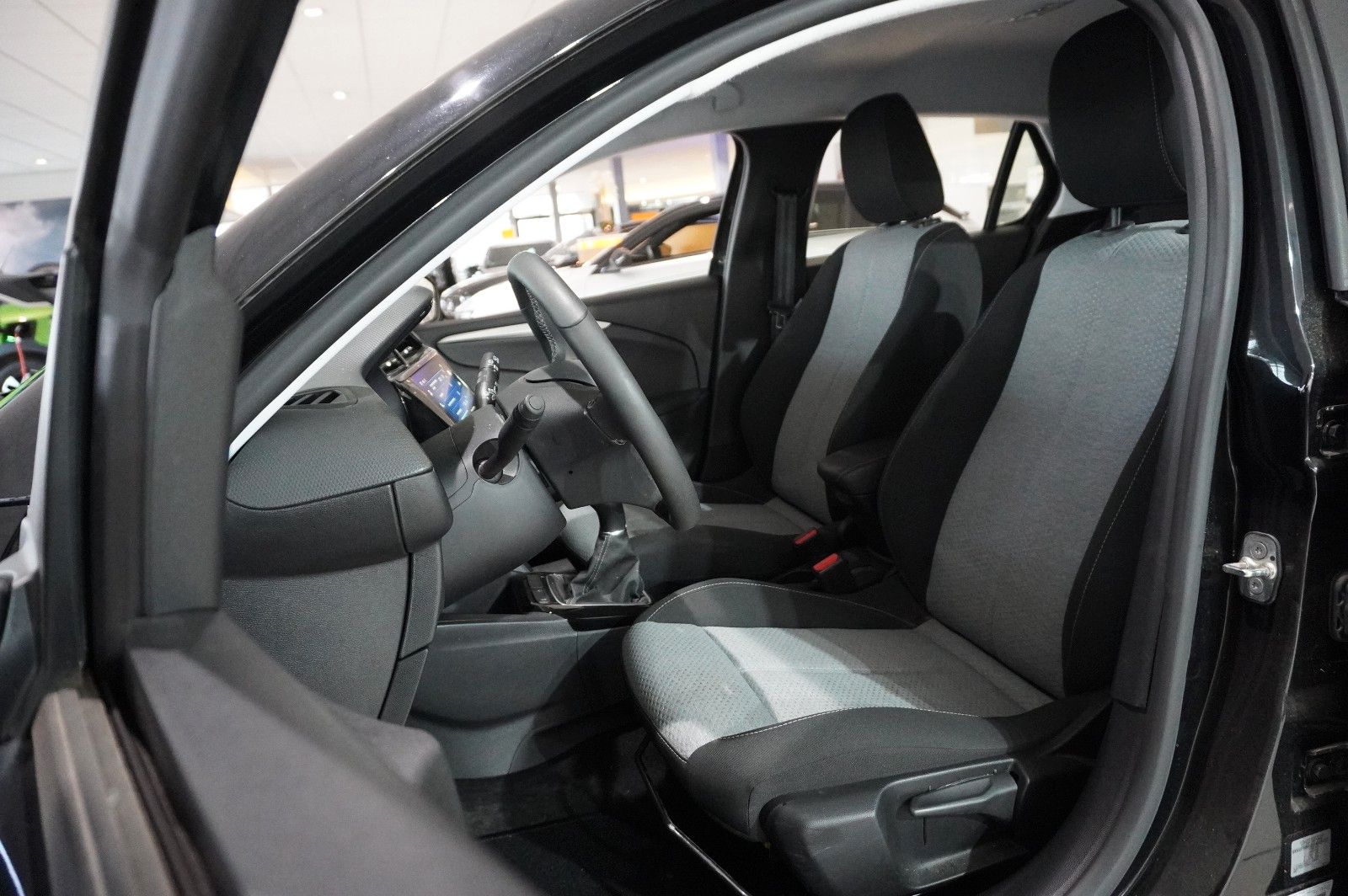 Fahrzeugabbildung Opel Corsa F 1.2 FACELIFT NAVI/LED/KAMERA/VIRTU./DAB+