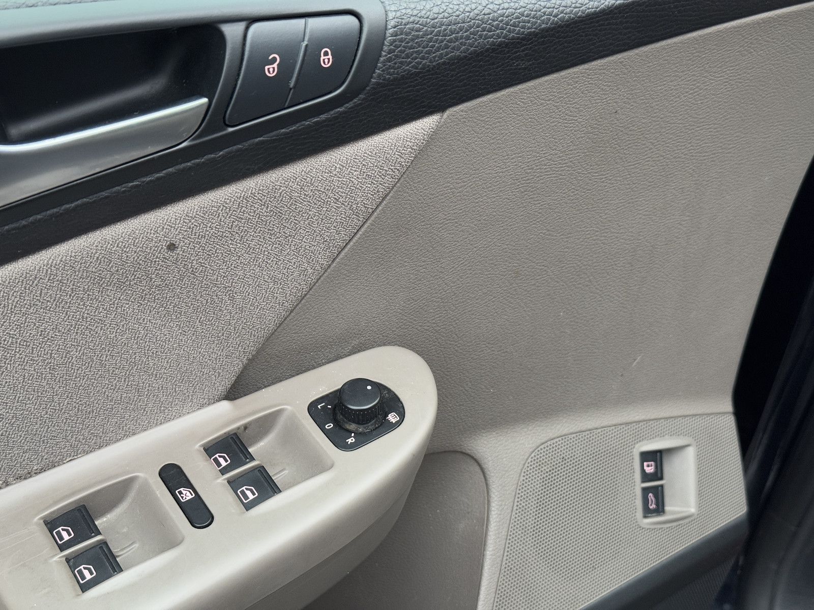 Fahrzeugabbildung Volkswagen Passat Variant 2.0 TDI 170 PS/Xenon/Navi/Ahk