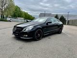 Mercedes-Benz E 250 Coupé E 250 CGI BlueEFFICIENCY ELEGANC...