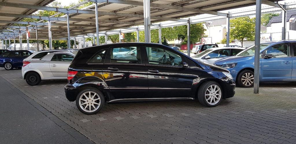 Mercedes-Benz B 200