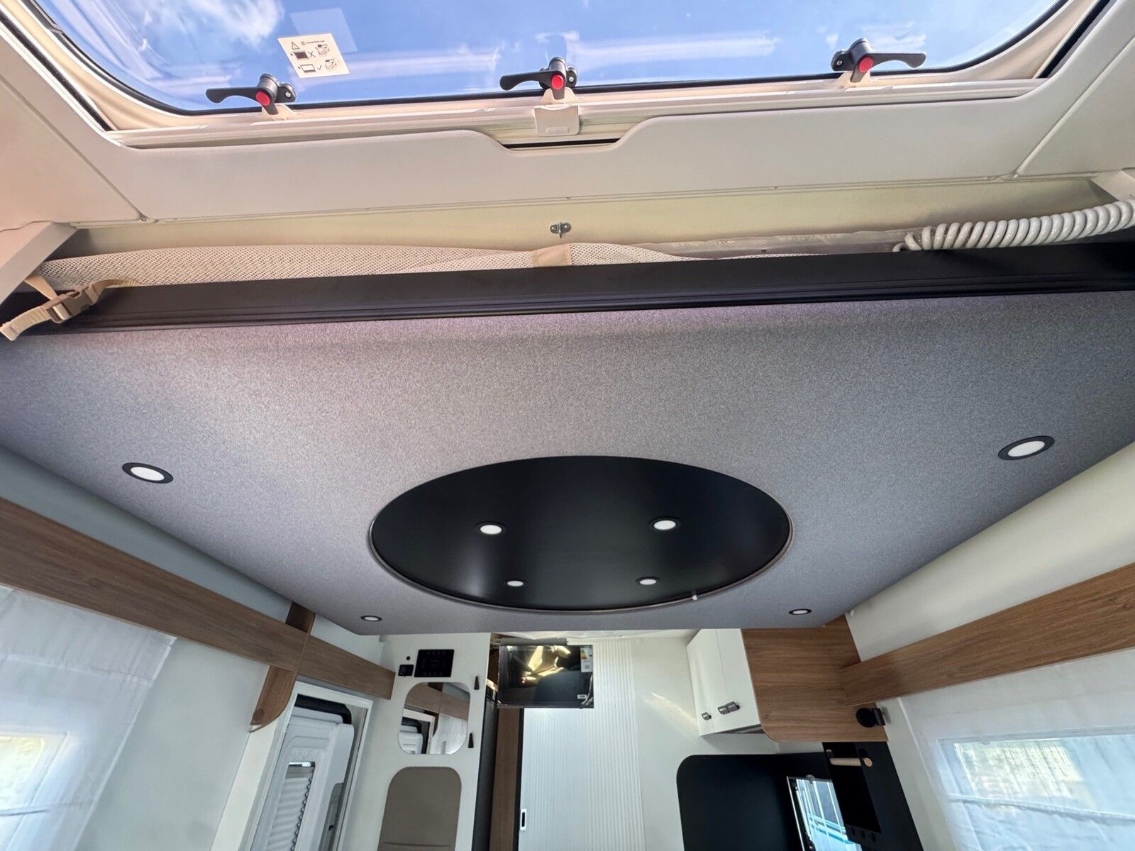 Fahrzeugabbildung Chausson Teilintegriert Titanium Line 640 Markise, Solar