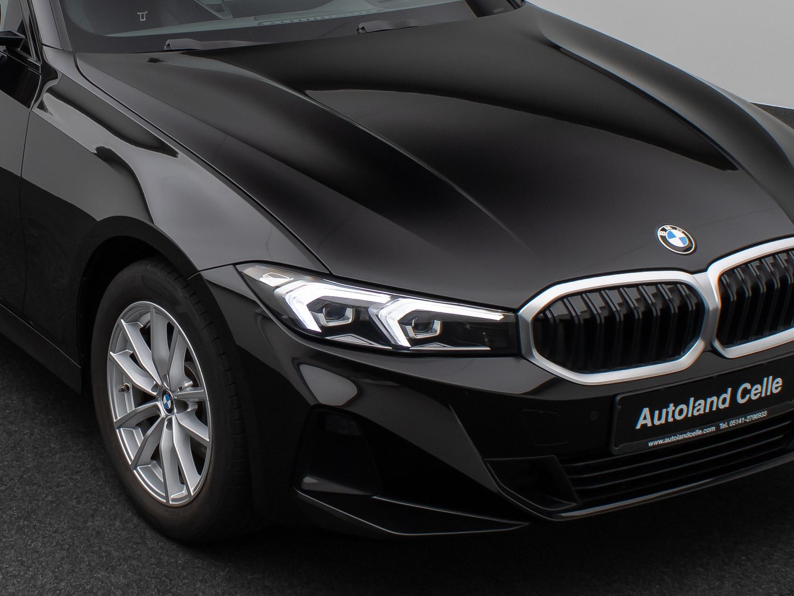 Fahrzeugabbildung BMW 320i HUD DAB Leder Alarm Sport Driving Assistent
