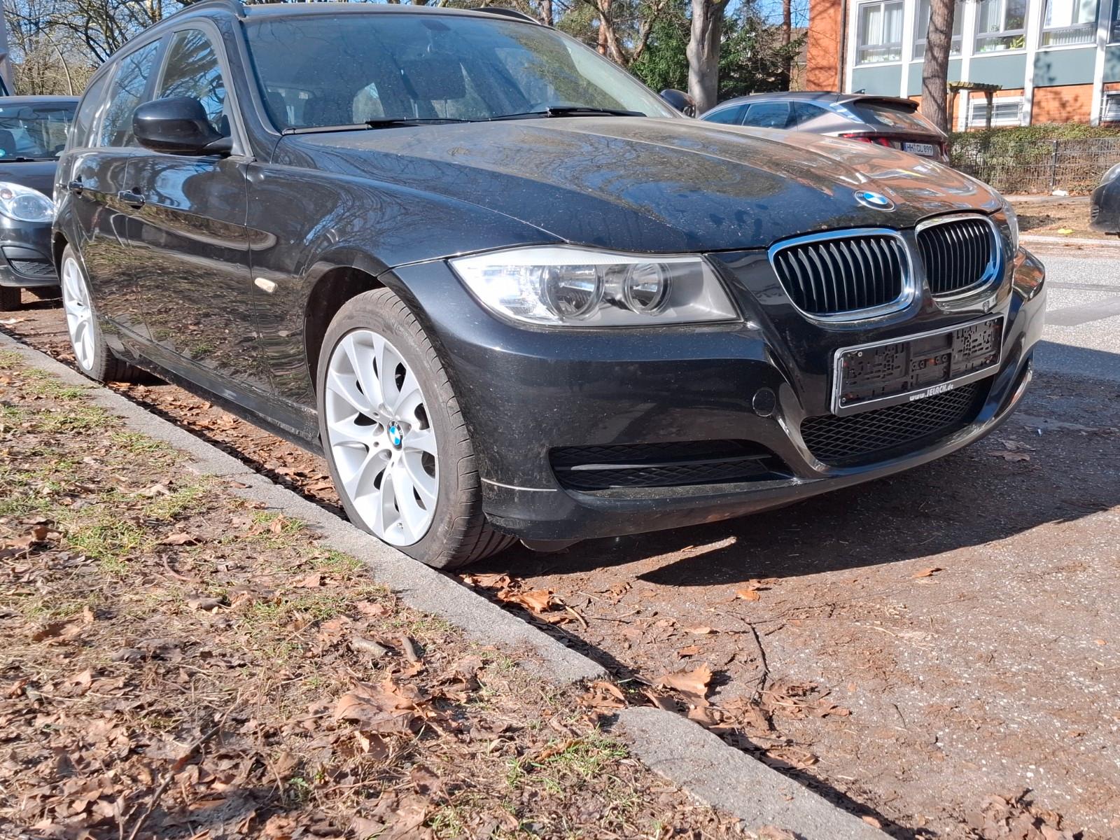 BMW 316 2011 — interior