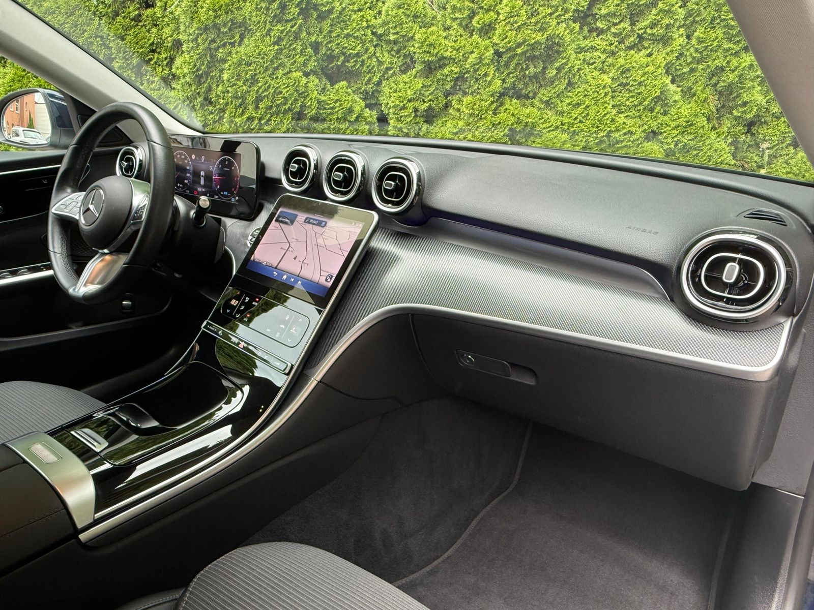 Fahrzeugabbildung Mercedes-Benz C 220 d T 9G Avantgarde LED+T-LEDER+KAM+MBUX+SHZ