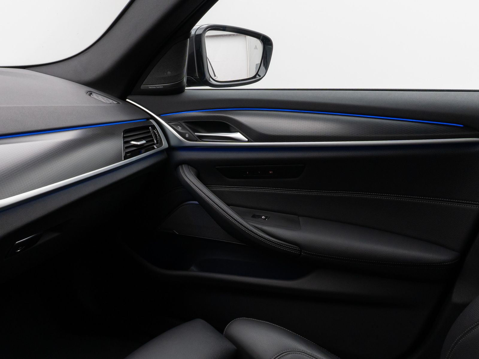 Fahrzeugabbildung BMW 540d xD M Sport Pro Kamera HUD DAB H/K AHK Alarm