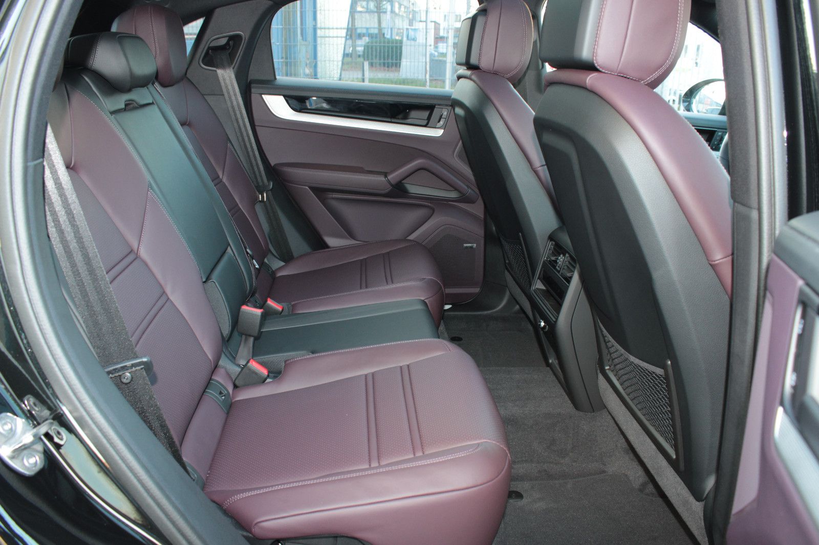 Fahrzeugabbildung Porsche Cayenne Coupe E-Hybrid *MY2026*