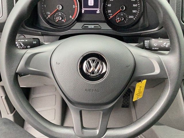 Fahrzeugabbildung Volkswagen Crafter Kasten 35 MR HD Klima RFK DAB GRA