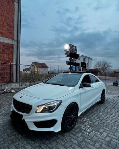 Mercedes-Benz CLA 220 AMG line