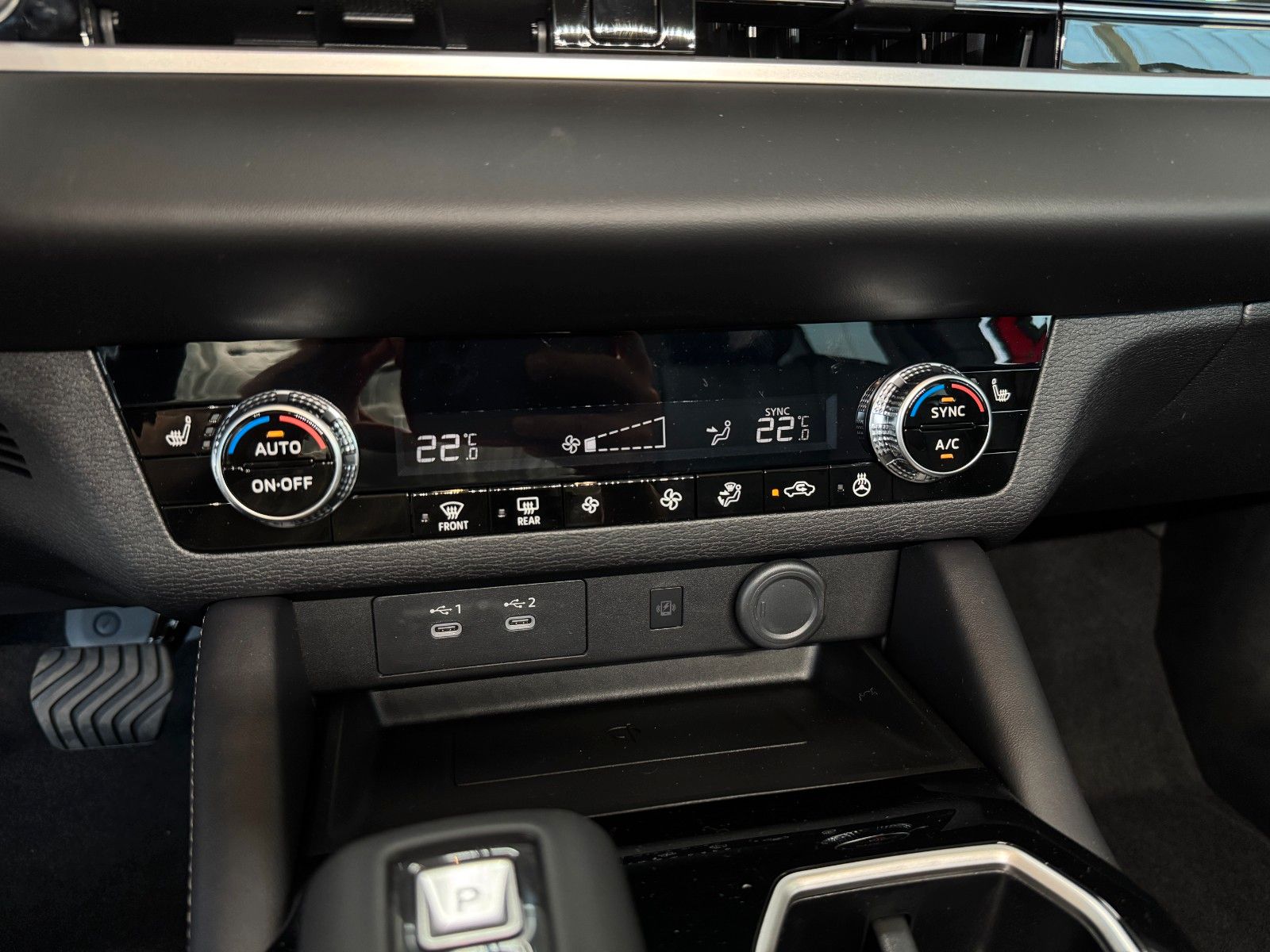 Fahrzeugabbildung Mitsubishi Outlander 2.4 PHEV 4WD Diamant PLUS