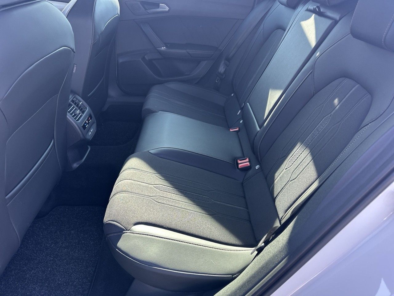 Fahrzeugabbildung CUPRA Leon 1.5 eTSI 150 PS DSG