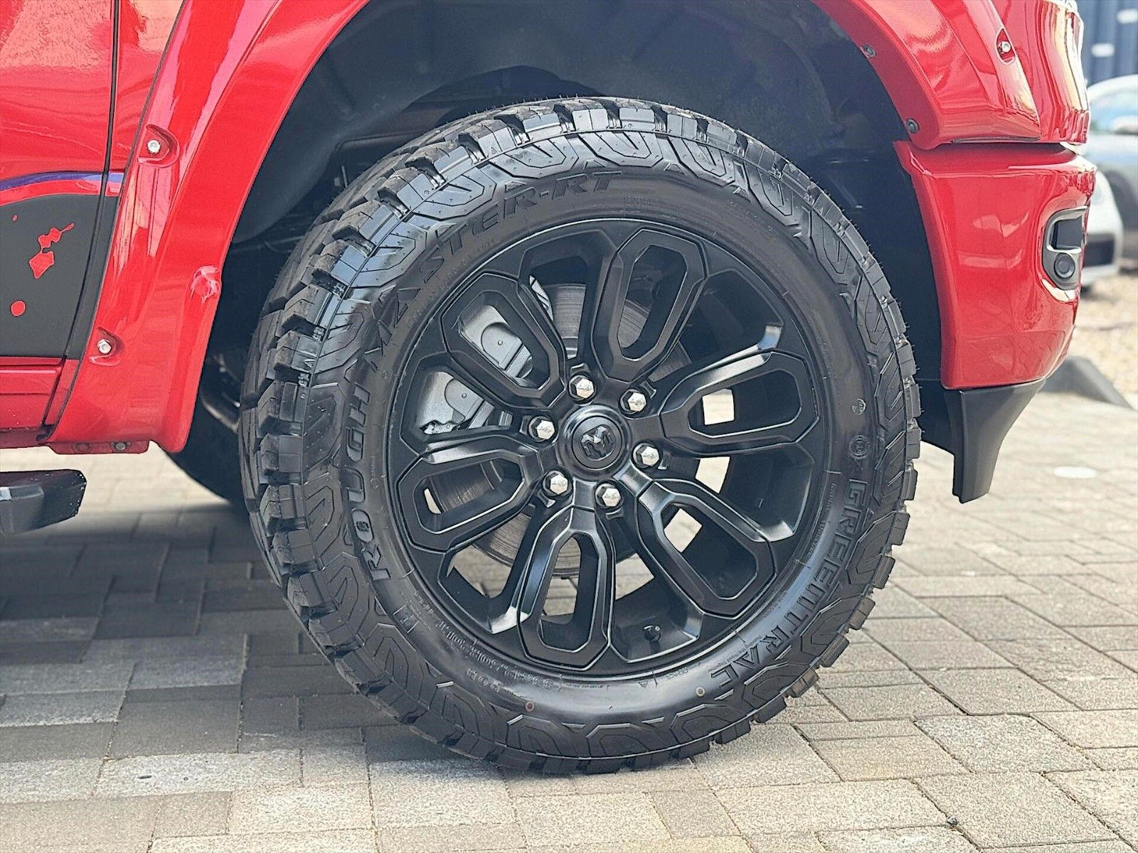 Fahrzeugabbildung Dodge RAM 5.7 V8 HEMI Red Devil NightEdition 4x4 eTorq