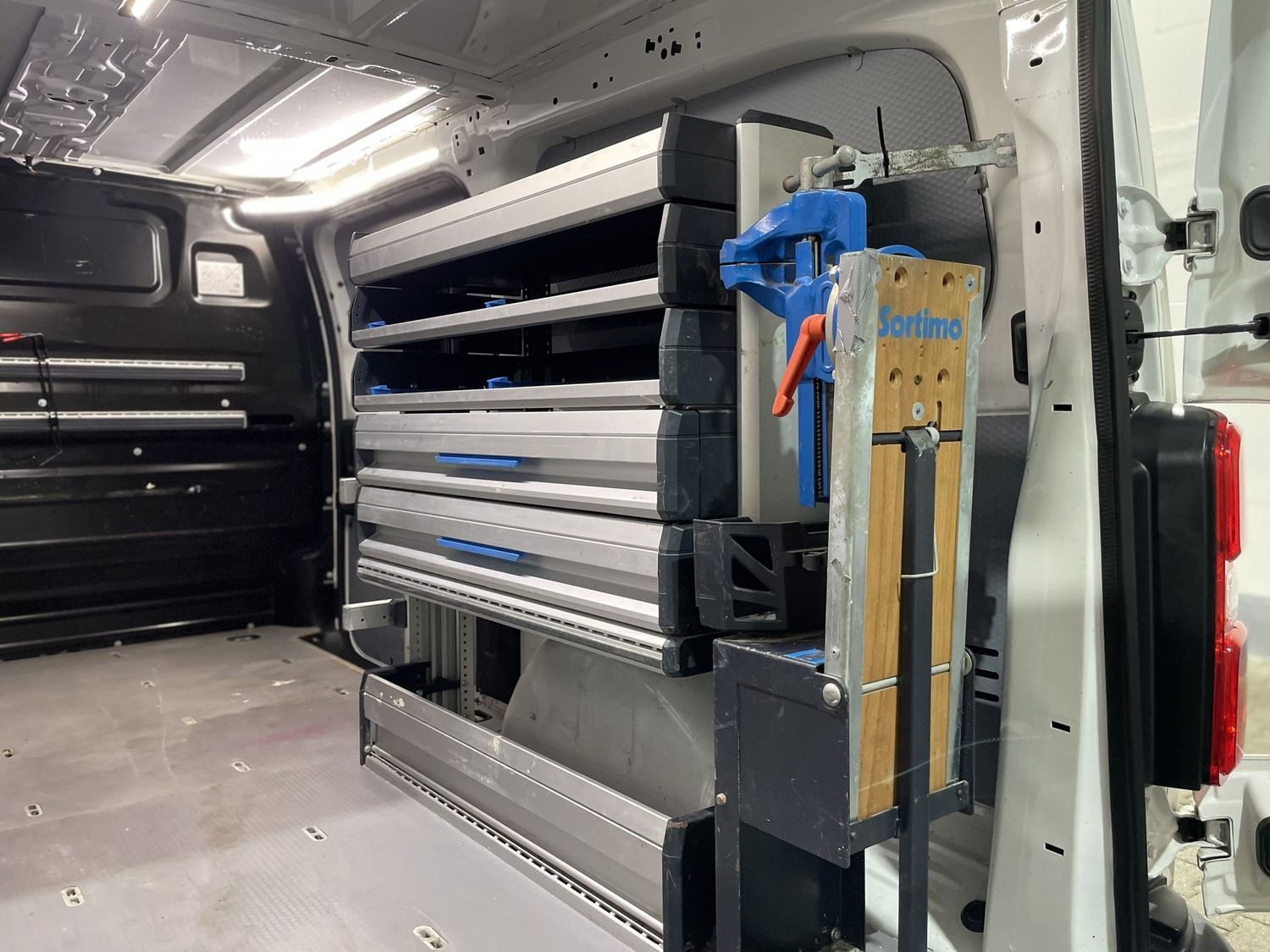 Fahrzeugabbildung Opel Vivaro Edition L(L3) Sortimo#Kamera#Klima#Totwin