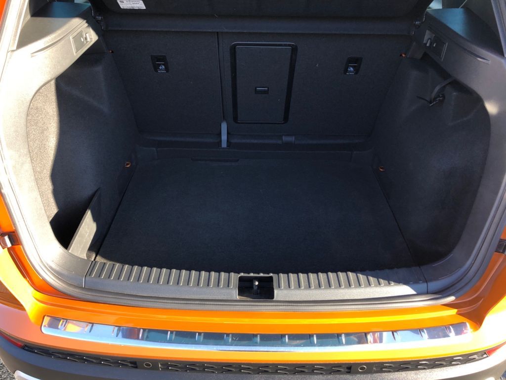 Fahrzeugabbildung SEAT Ateca 1.4 ECO TSI XCELLENCE Alcantara Pano AHZV