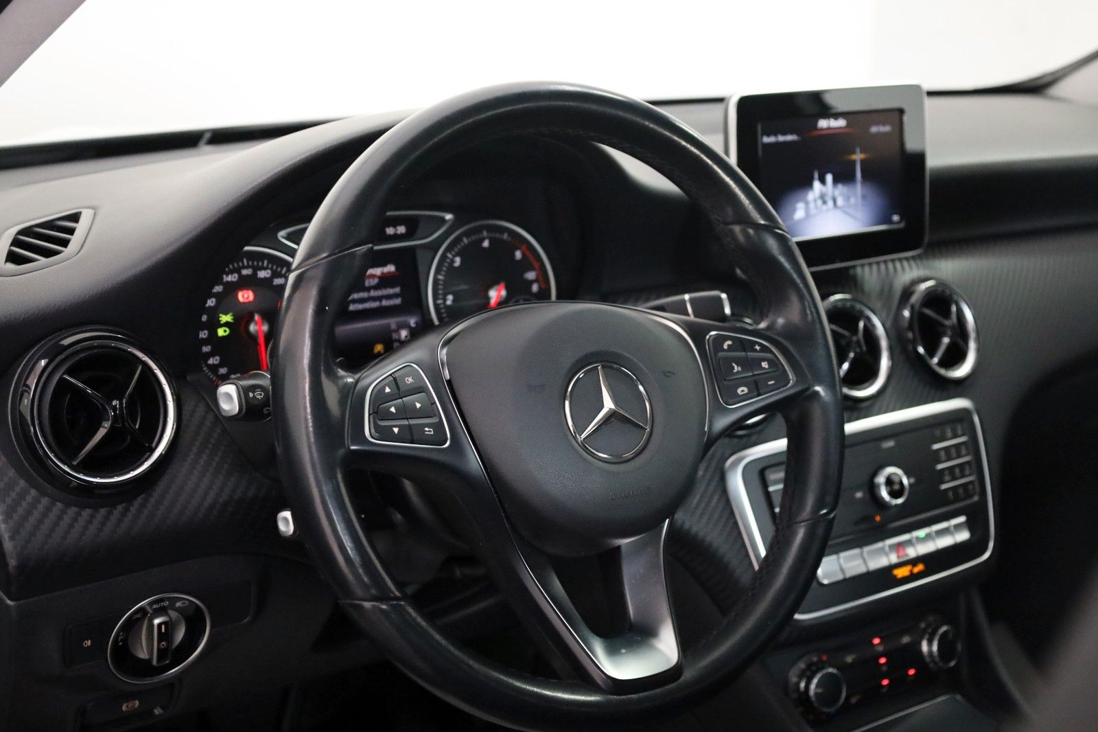 Fahrzeugabbildung Mercedes-Benz GLA 200 CDI ,Style, T.Leder,LED,8fach bereift