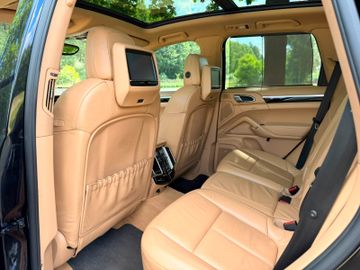 Porsche Cayenne - 10