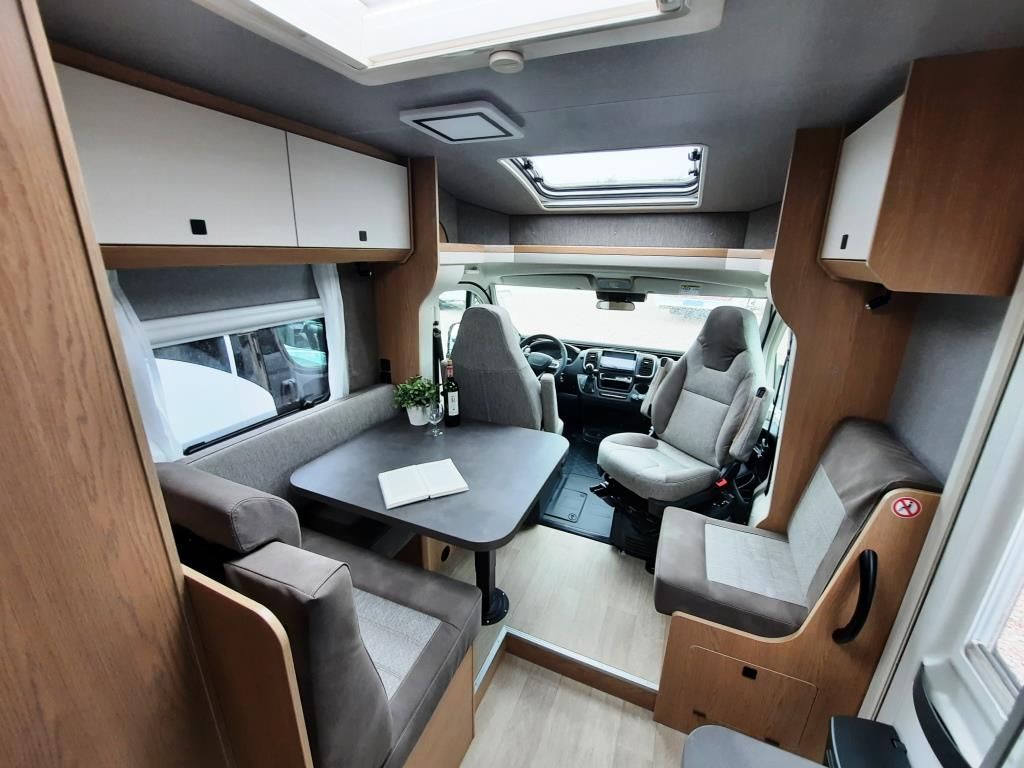 Fahrzeug Übersicht 9 Fahrzeugabbildung Hobby ONTOUR T 710 GE Verfüg./Sparen Sie 17.557,- €