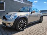 MINI Cooper S Cabrio, Xenon, Leder, 17 Zoll - silberne MINI Cooper S Cabrio