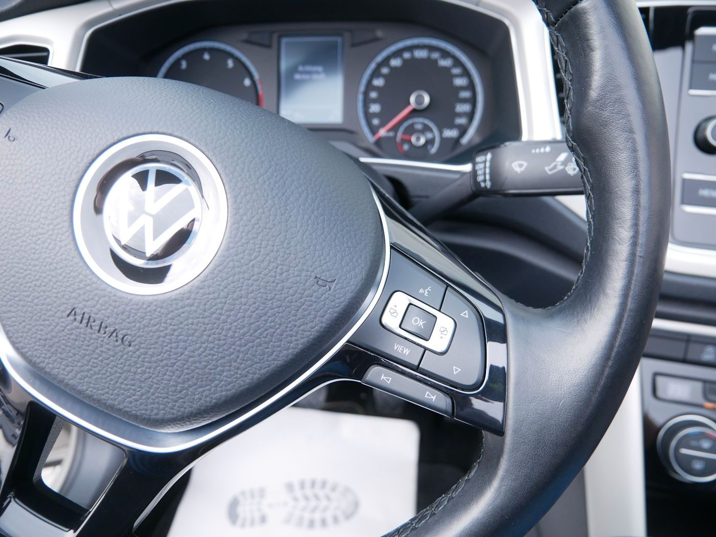 Fahrzeugabbildung Volkswagen T-Roc Cabriolet 1.0 Style AHK ACC SHZ Klimaautom