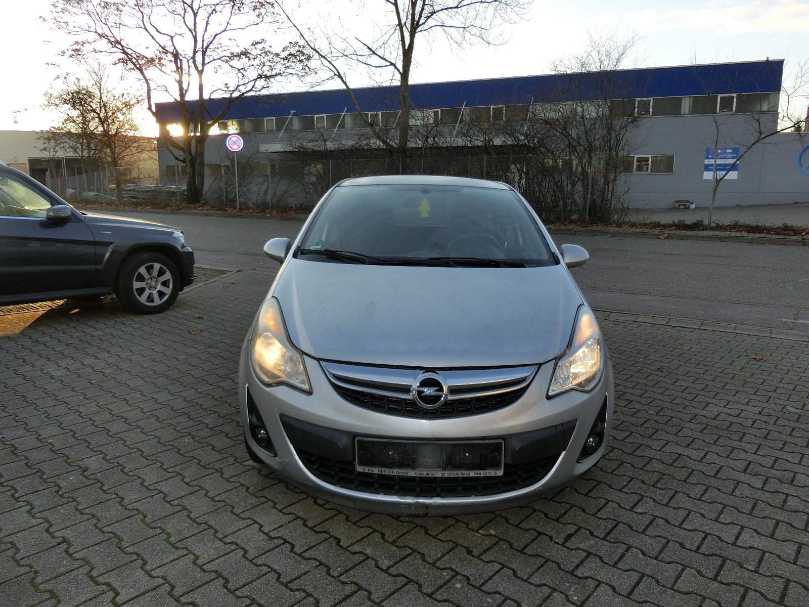 Opel Corsa D Satellite