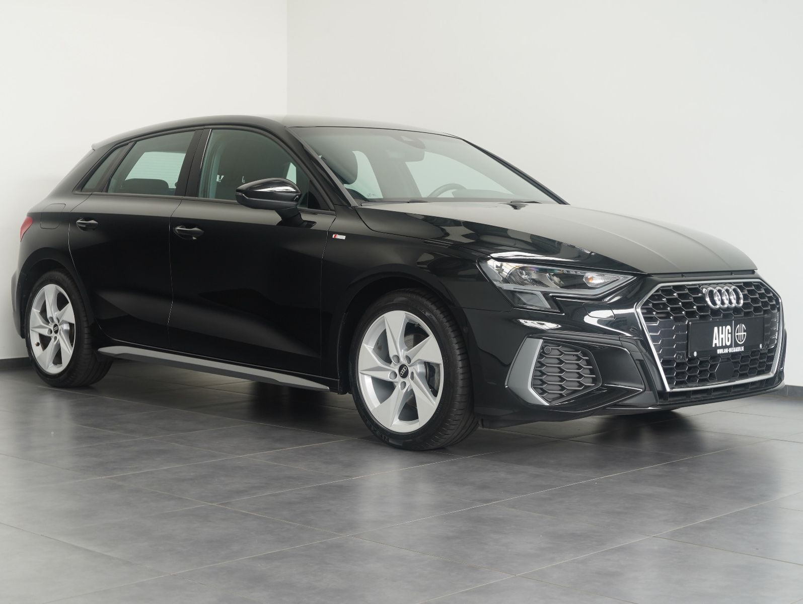 Fahrzeugabbildung Audi A3 Sportback 30 TDI S line LED/MMI/VIRTUAL/CAM