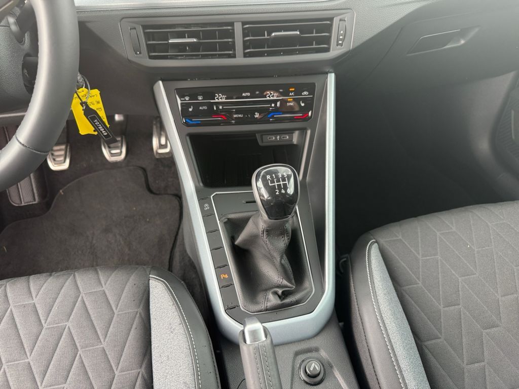 Fahrzeugabbildung Volkswagen Taigo 1.0 TSI Life Goal 5 J Anschlußgarantie ab