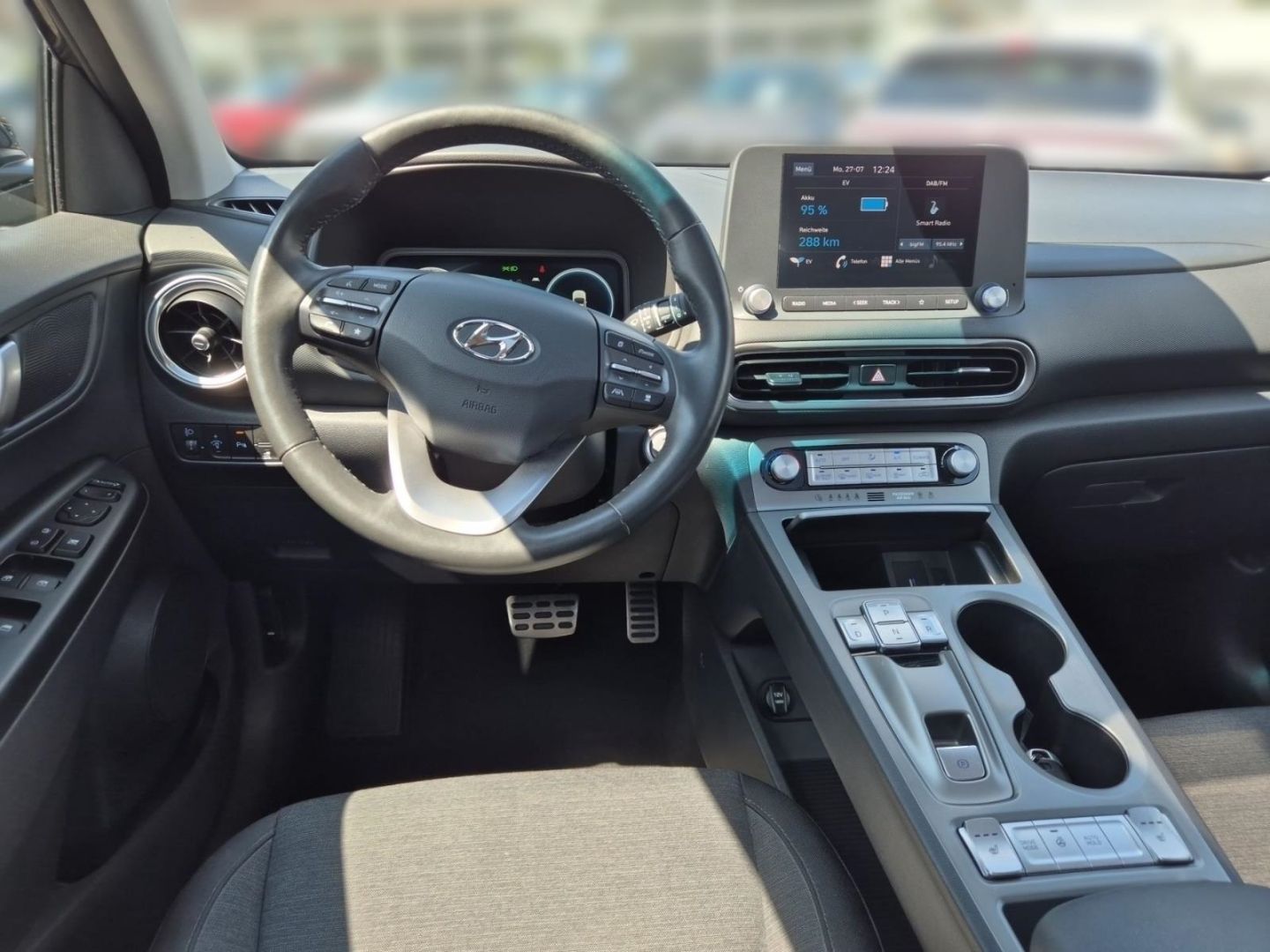 Fahrzeugabbildung Hyundai KONA Trend Elektro 2WD El. Panodach LED ACC Appl