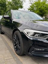 BMW 520d xDrive Touring A - - BMW 520 in Köln