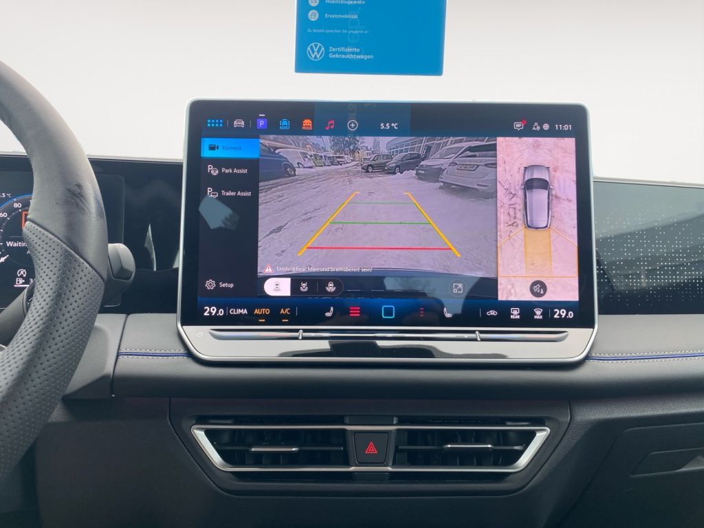 Fahrzeugabbildung Volkswagen Tiguan 1.5 eTSI DSG R-Line AHZV IQ Matrix Navi