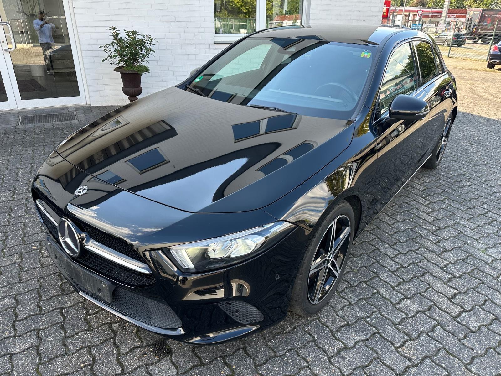 Mercedes-Benz A 180 d 8G Progressive Night Navi LED Kamera