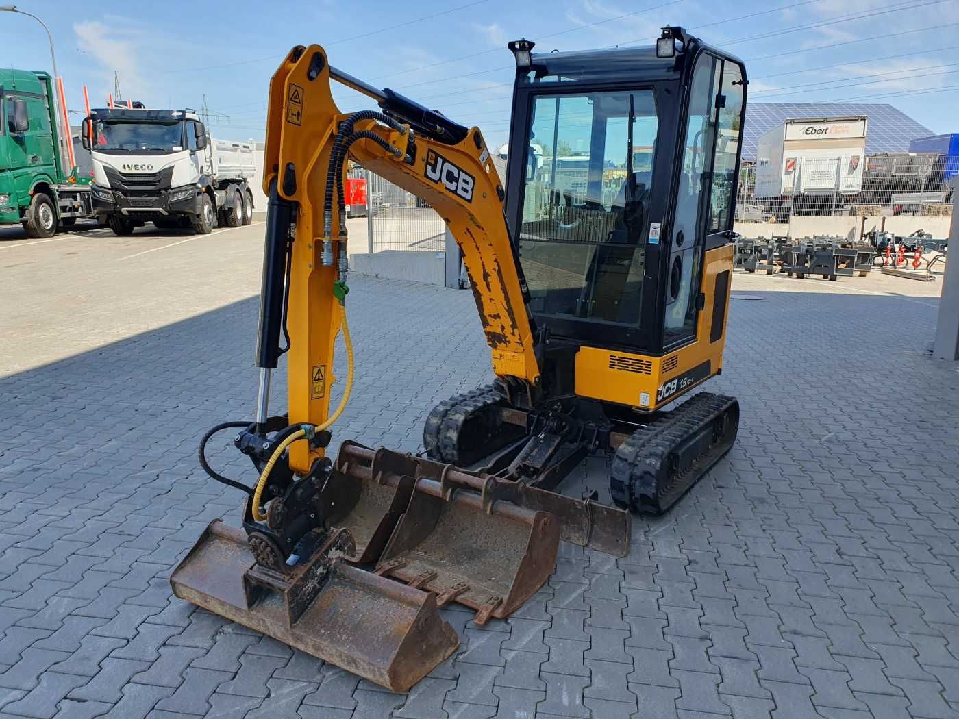 Fahrzeugabbildung JCB 19C-1 / 528h / 2022 / Powertilt / Löffelpaket