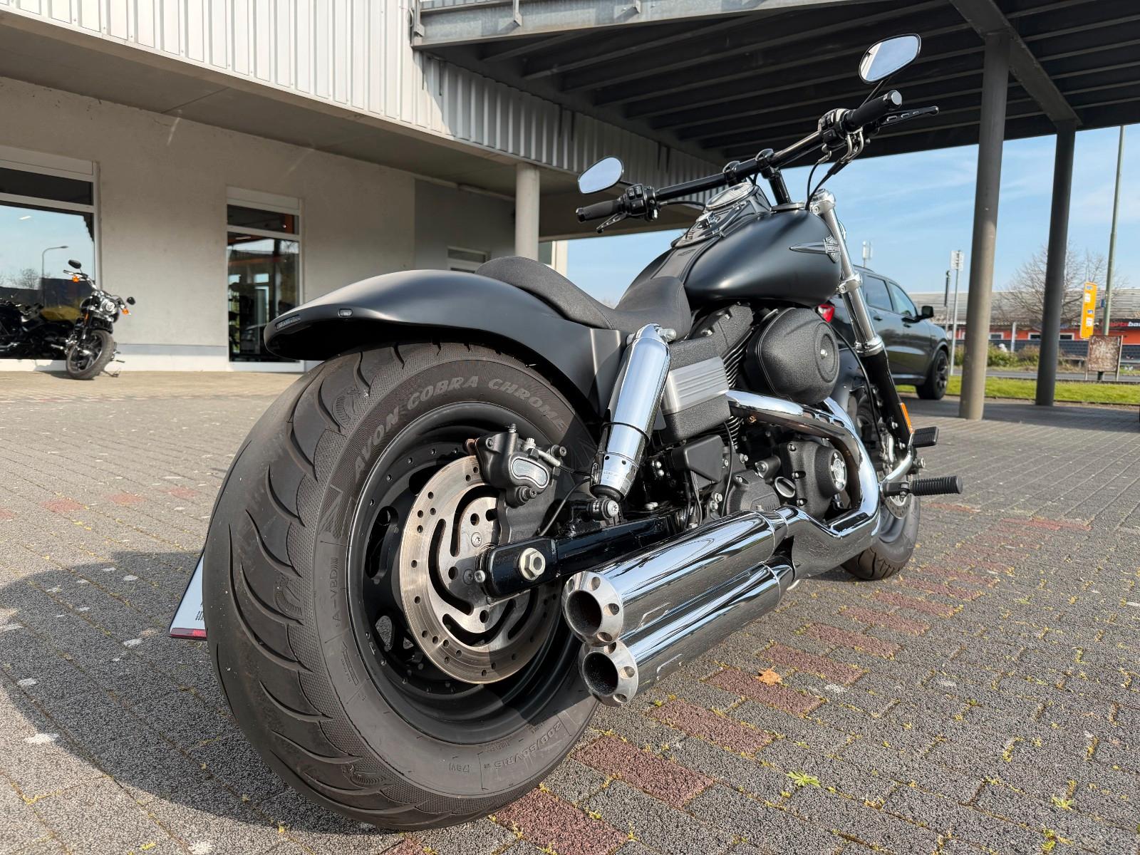 Harley-Davidson FXDF Dyna Fat Bob Custombike mit Jekill & Hyde