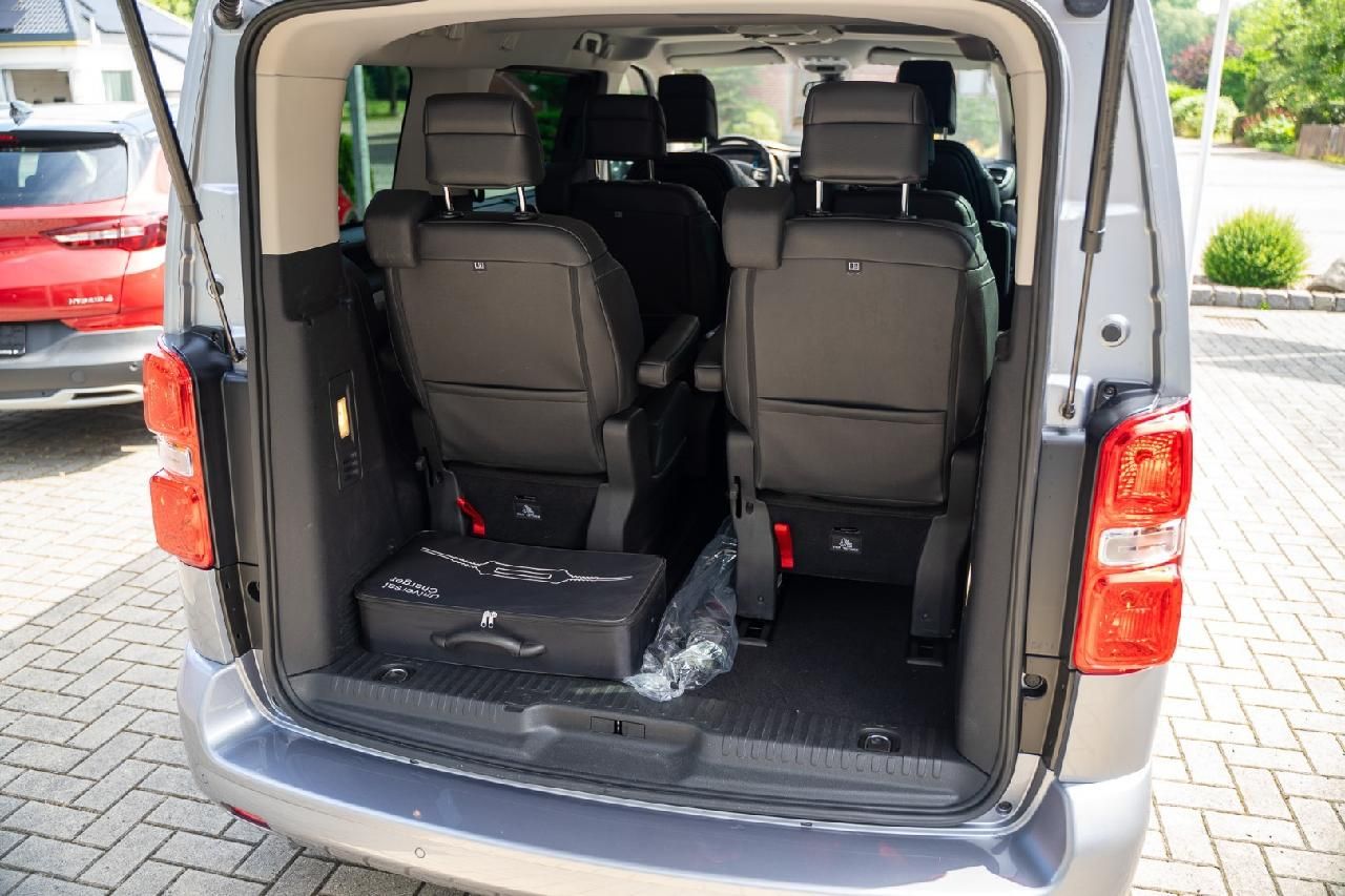 Fahrzeugabbildung Opel Zafira Life Electric Tourer M 75kw