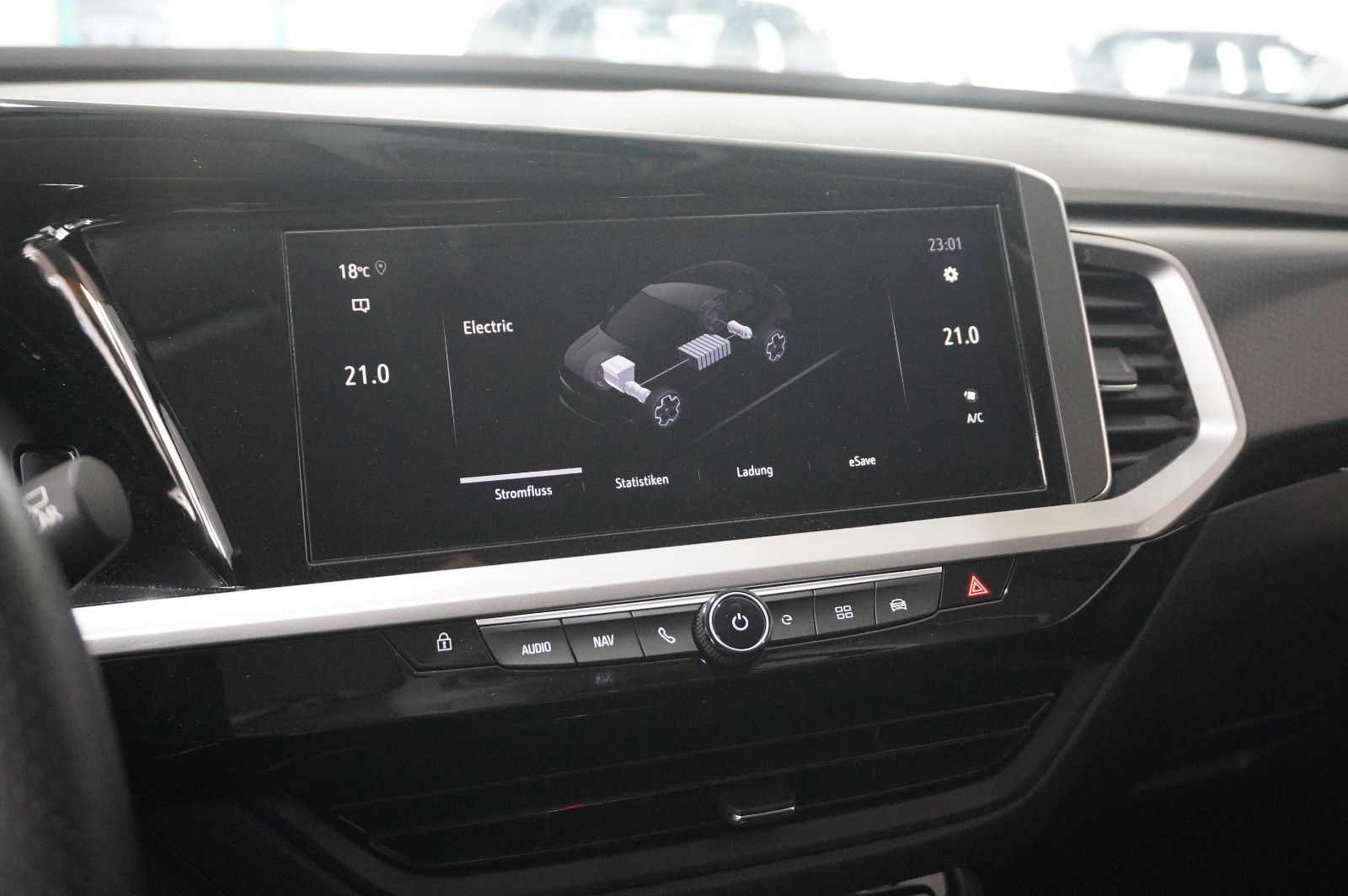 Fahrzeugabbildung Opel Grandland (X) 1.6T GSe 4HYBRID NAVI/LED/KAMERA