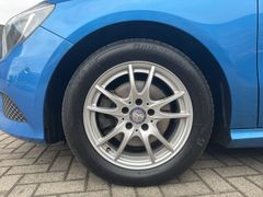 Fahrzeugabbildung Mercedes-Benz A 180 Urban XENON AHK SHZ PDC GRA