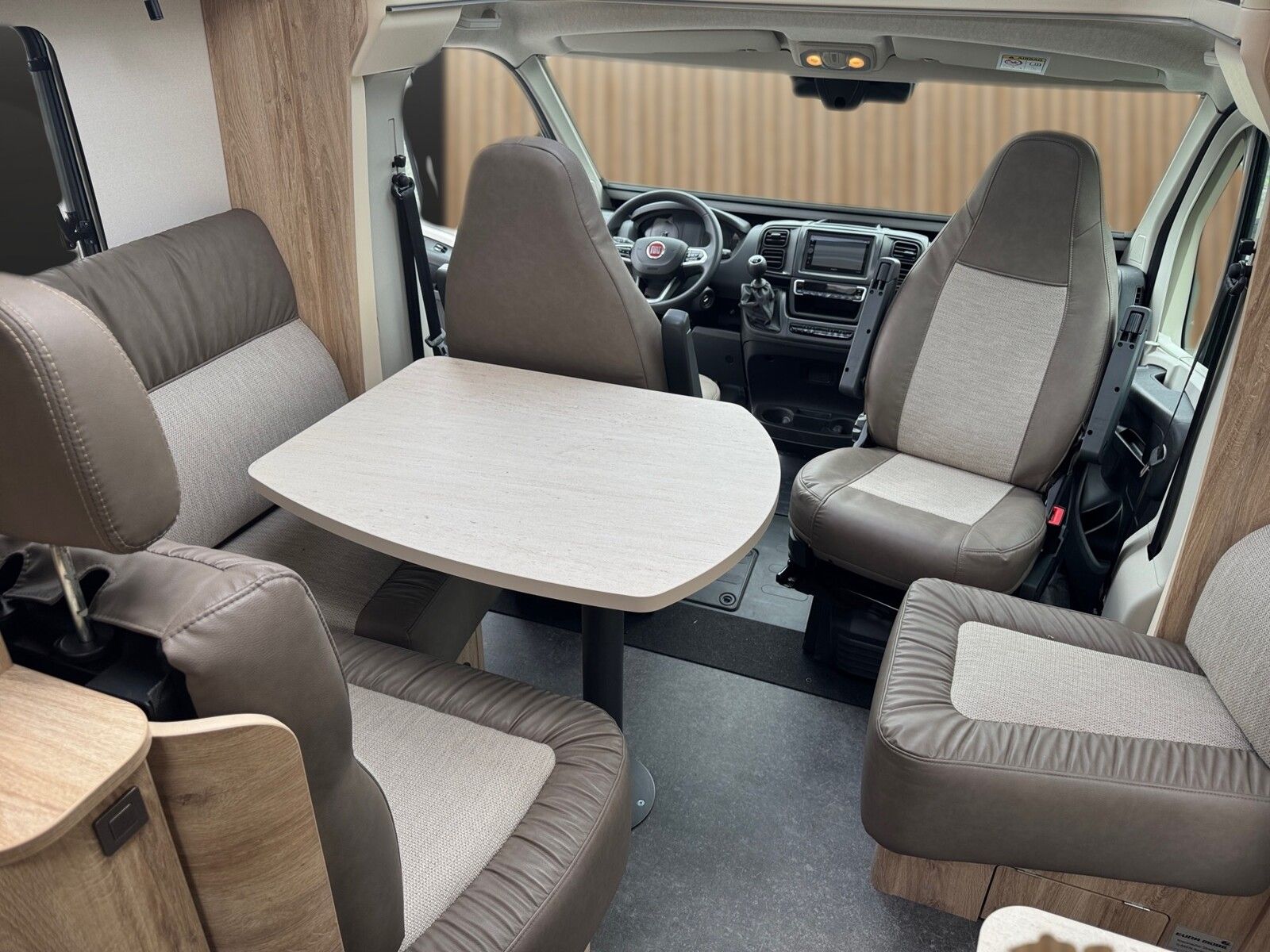 Fahrzeugabbildung Eura Mobil Profila T PT 660 EB Dachklima Fahrassistenz Pack
