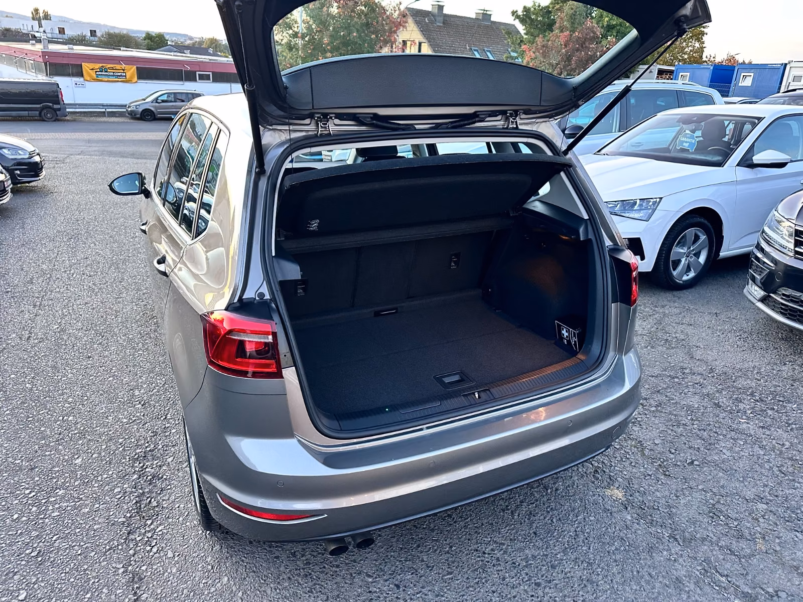 Volkswagen Golf Sportsvan VII 125PS Highline SitzHz AHK PDC