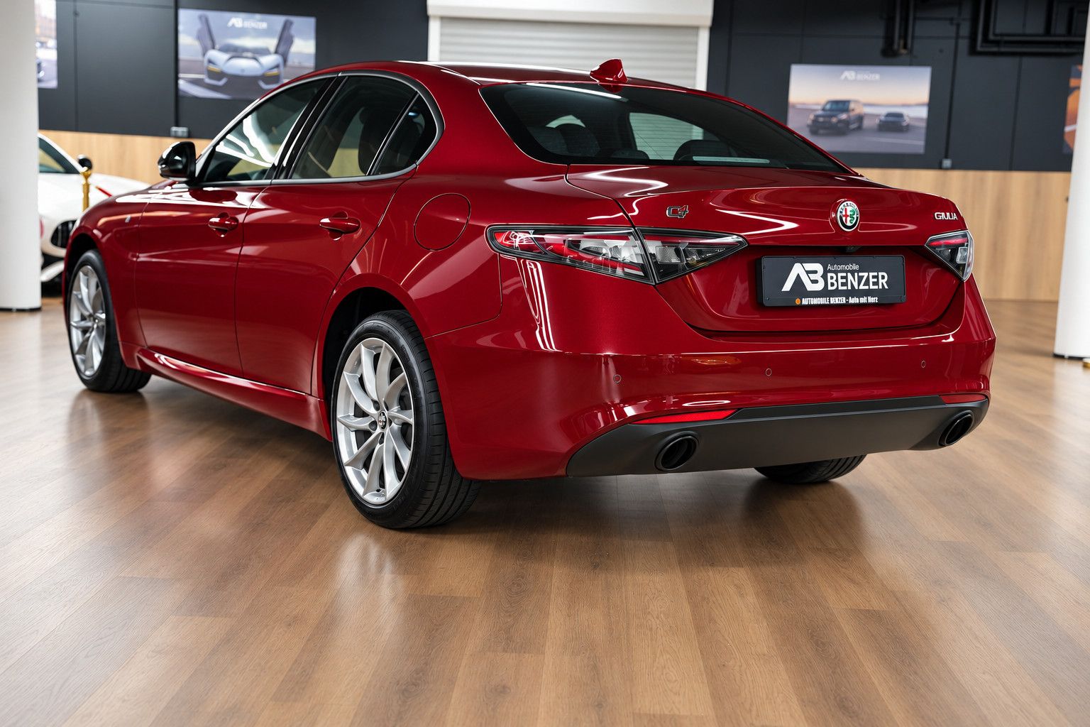 Fahrzeugabbildung Alfa Romeo Giulia Ti Q4/MEMORY/ACC/NAVI/KAMERA/LEDER/