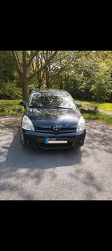 Toyota Corolla Verso 2.2-l-D-CAT  - schwarze Toyota Corolla Verso