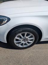 Mercedes-Benz C 180 d T - - Mercedes-Benz C 180 mit Diesel-Antrieb: Kombi, Schaltgetriebe