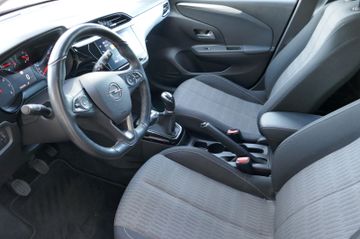 Bild 10 Opel Corsa F Edition; Sitz- u. Lenkradhzng., R-Kamera