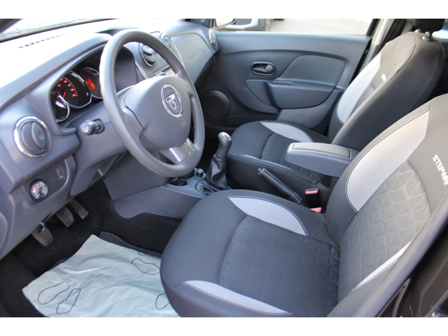 Fahrzeugabbildung Dacia Sandero II Stepway Ambiance GJR DAB Klima Radio/