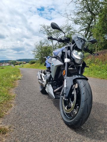 BMW F900 R