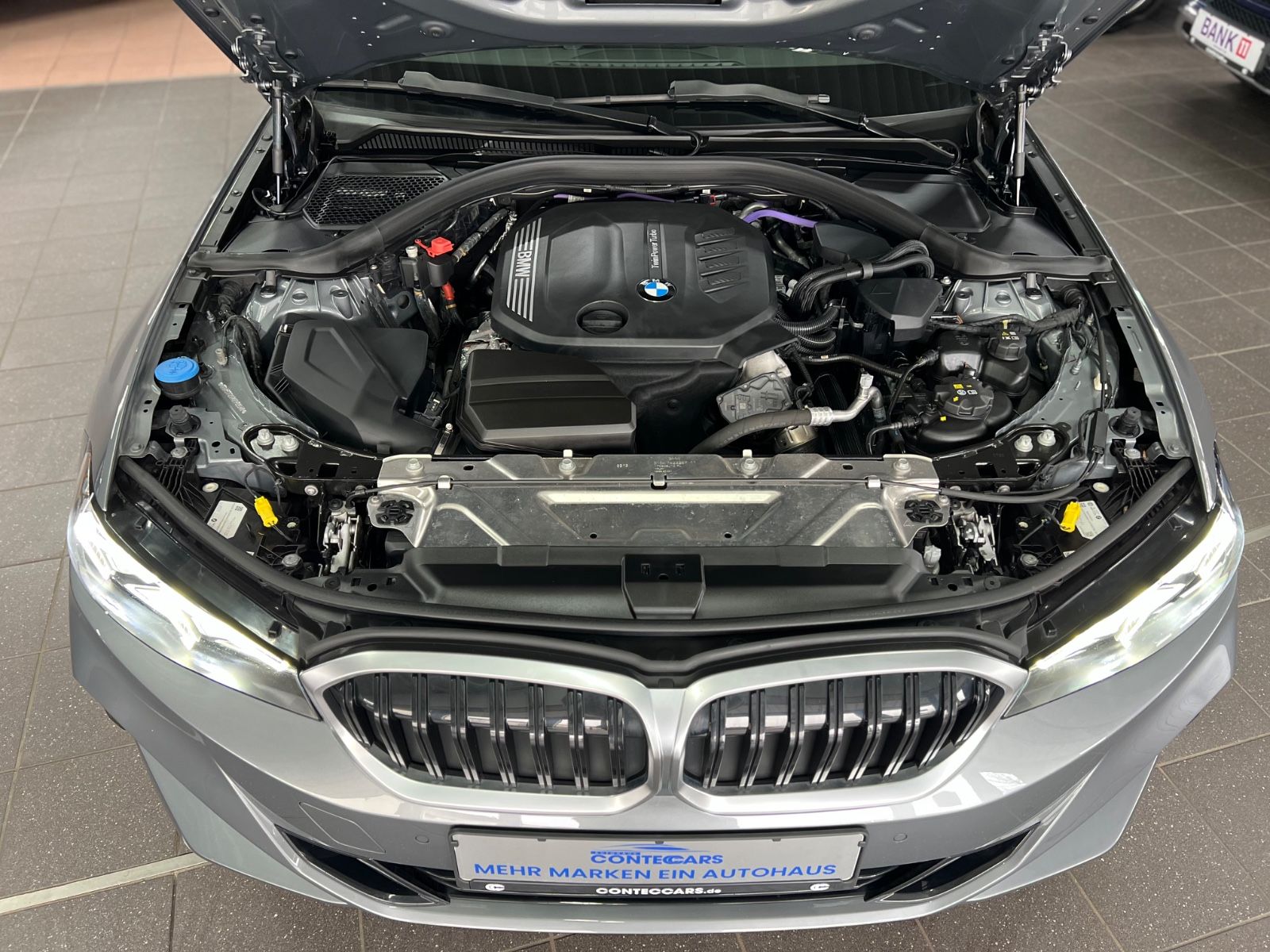 BMW 320d Touring xDrive III Driving Assistant III foto 5