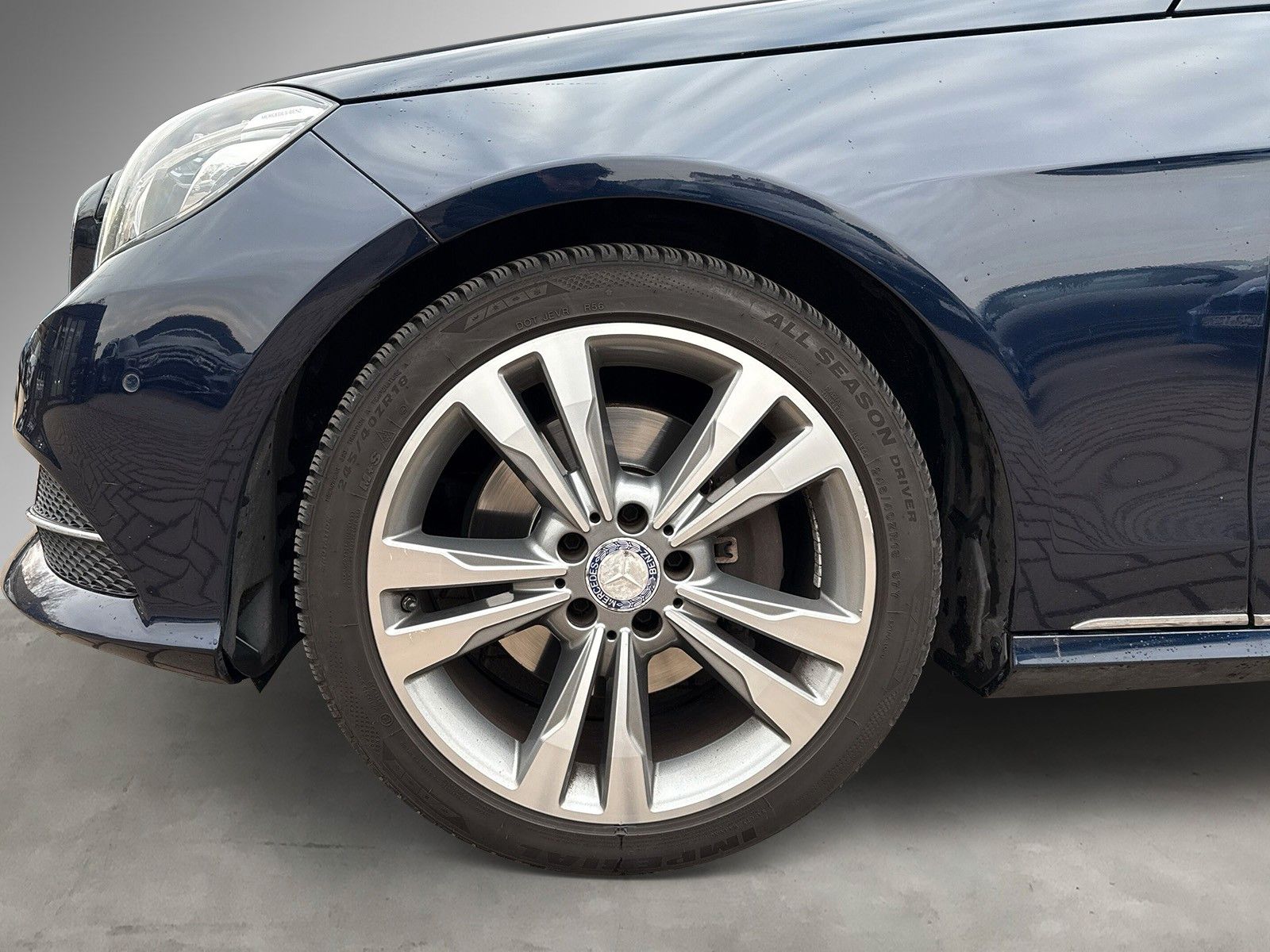 Fahrzeugabbildung Mercedes-Benz E 250 *Panorama*Kamera*Vollleder*LED*Ambiente